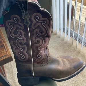 7 1/2 Ariat women’s cowboy boots